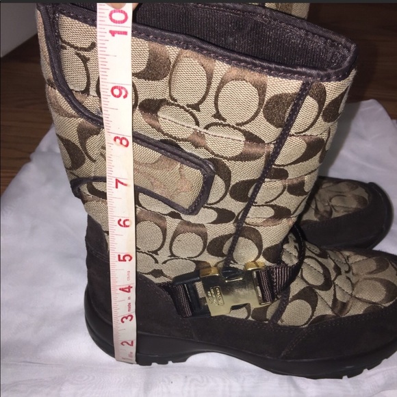 Coach snow boots sz 7.5 - Picture 5 of 5